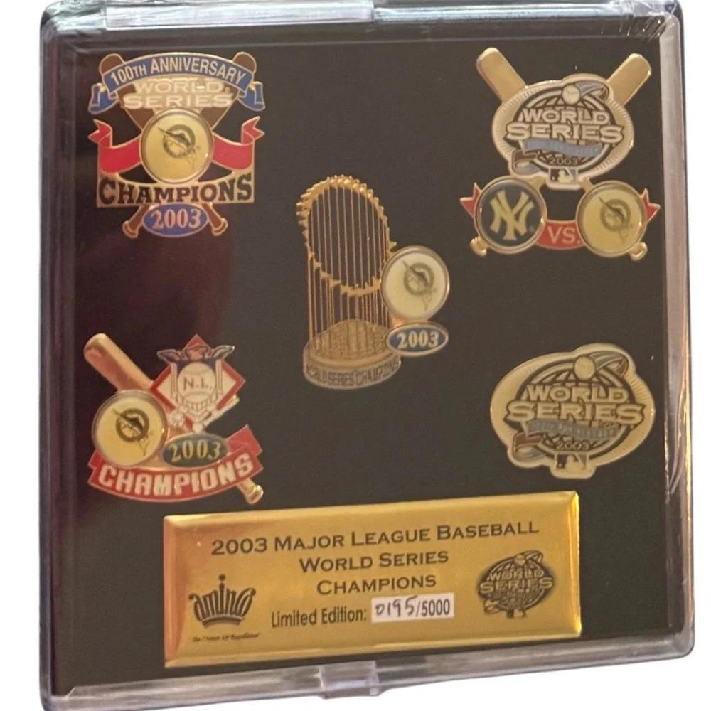 NEW SEALED AMINCO 2003 WORLD SERIES CHAMPIONS PIN SET MARLINS VS YANKEES MLB - Picture 3 of 4